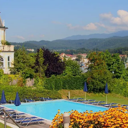 Seepark Velden 아파트